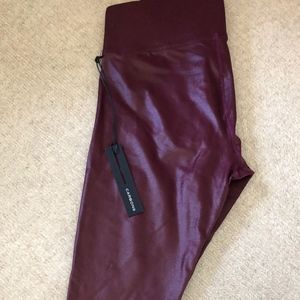 Carbon38 Plum Takara Leggings